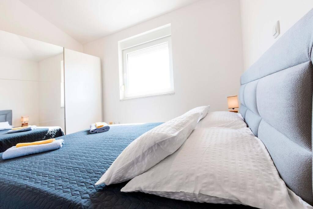 Cozy Apartment With Private Parking Medulin Exteriör bild